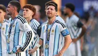 Antonela Roccuzzo an ủi Messi sau thất bại ở chung kết World Cup