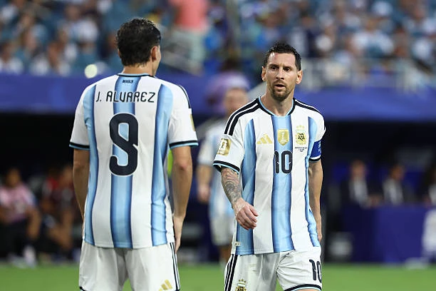 Argentina 0-0 Ai Cập: Messi sát cánh cùng Alvarez Argentina 0-0 Ai Cập: Messi sát cánh cùng Alvarez