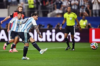 Argentina 0-0 Áo: Messi đá hỏng phạt đền