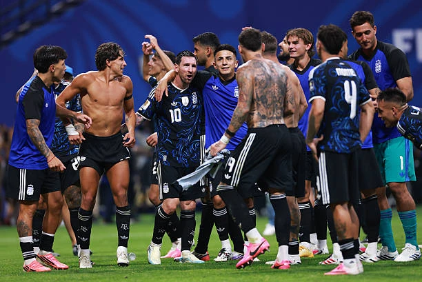 Argentina dùng sự tự tin làm vũ khí đấu Tây Ban Nha Argentina dùng sự tự tin làm vũ khí đấu Tây Ban Nha