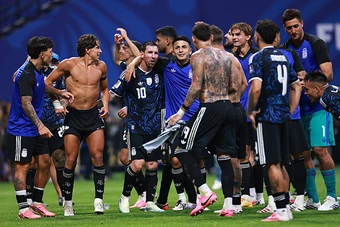 Argentina dùng sự tự tin làm vũ khí đấu Tây Ban Nha