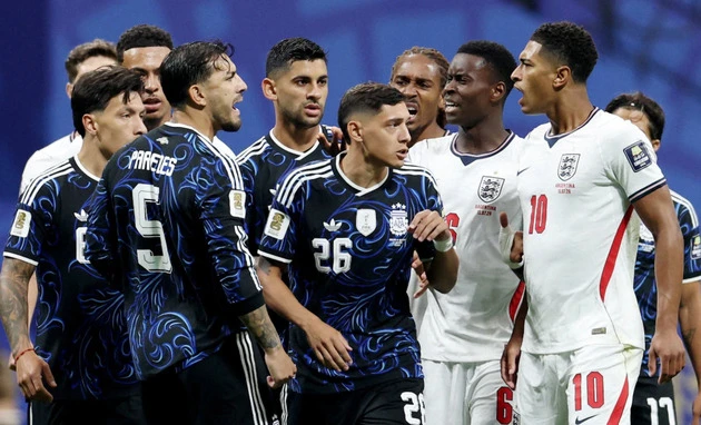 Argentina tự làm khó mình trước trận chung kết Argentina tự làm khó mình trước trận chung kết