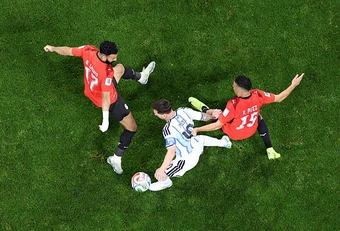 Bản lĩnh nhà vua và hồi chuông báo động cho tuyển Argentina