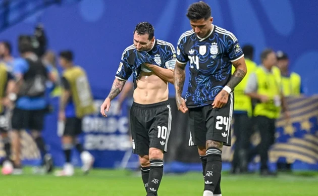 Bão lớn ngăn Messi và tuyển Argentina bay đến New York Bão lớn ngăn Messi và tuyển Argentina bay đến New York