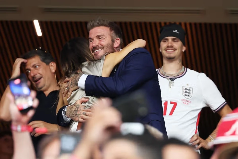 Beckham bênh vực vợ vụ biểu cảm lạnh tanh ở World Cup Beckham bênh vực vợ vụ biểu cảm lạnh tanh ở World Cup