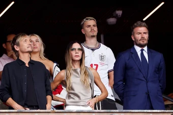 Beckham bênh vực vợ vụ biểu cảm lạnh tanh ở World Cup