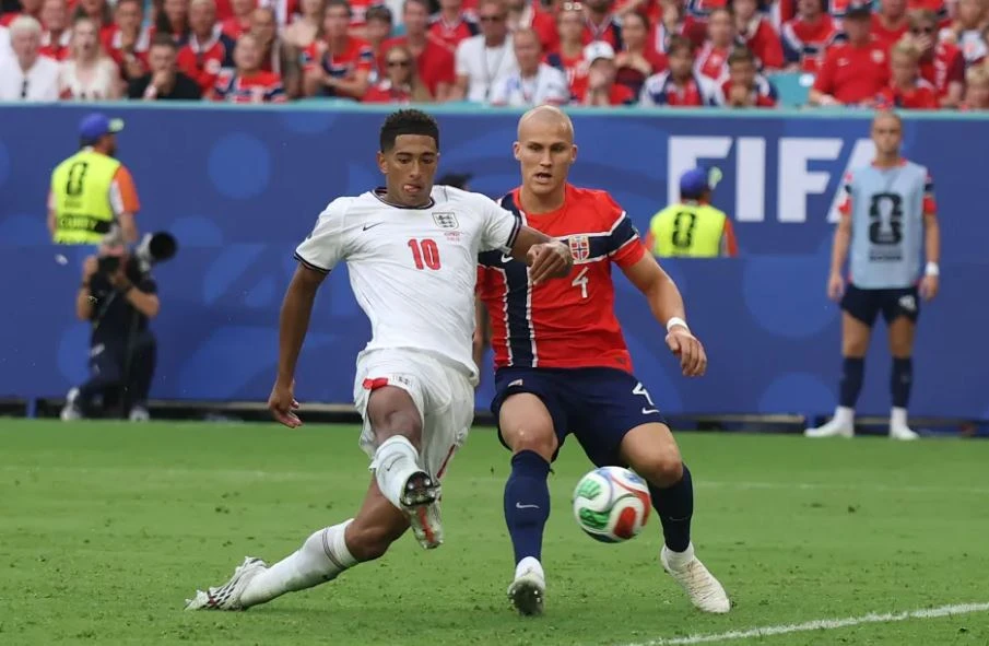 Bellingham mang hình bóng Zidane và Lampard ở tuyển Anh Bellingham mang hình bóng Zidane và Lampard ở tuyển Anh