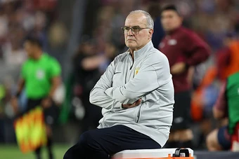 Bielsa nhận mọi trách nhiệm sau khởi đầu tệ hại của Uruguay