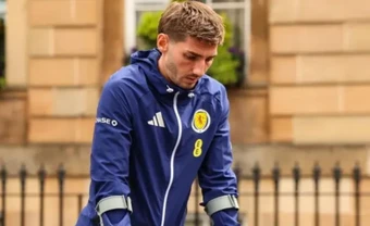 Billy Gilmour sốc nặng khi lỡ giấc mơ World Cup