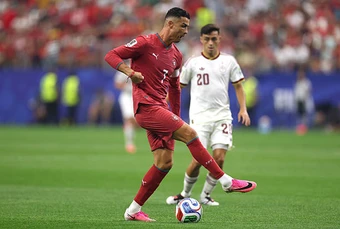 Bồ Đào Nha 0-0 Tây Ban Nha: Ronaldo thử tài Unai Simon