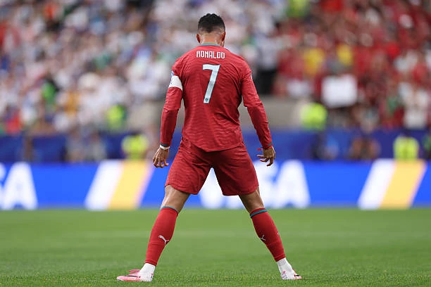 Bồ Đào Nha hủy diệt Uzbekistan 5 bàn trong ngày Ronaldo đi vào lịch sử Bồ Đào Nha hủy diệt Uzbekistan 5 bàn trong ngày Ronaldo đi vào lịch sử