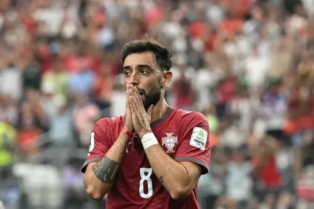 Bruno Fernandes chơi ra sao trong ngày Bồ Đào Nha bị loại? Bruno Fernandes chơi ra sao trong ngày Bồ Đào Nha bị loại?