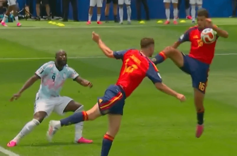 Bước ngoặt Courtois và bài học đắt giá về chiều sâu của Bỉ