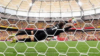 Các thủ môn chuẩn bị như thế nào cho loạt luân lưu tại World Cup?