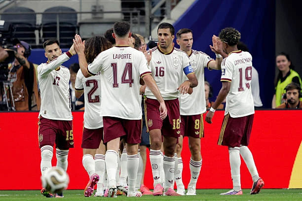 Cách Rodri và Fabian Ruiz bóp nghẹt tuyến giữa tuyển Pháp Cách Rodri và Fabian Ruiz bóp nghẹt tuyến giữa tuyển Pháp