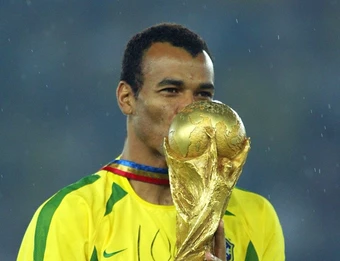 Cafu gọi tên 4 cầu thủ vĩ đại nhất lịch sử