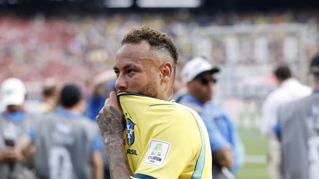 Canh bạc lỗi của Ancelotti đẩy Brazil vào vũng lầy lịch sử