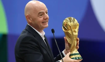 Cầu thủ được dùng ký hiệu "X" chống phân biệt chủng tộc ở World Cup