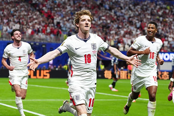 Chấm điểm tuyển Anh: Điểm sáng từ Anthony Gordon và Declan Rice