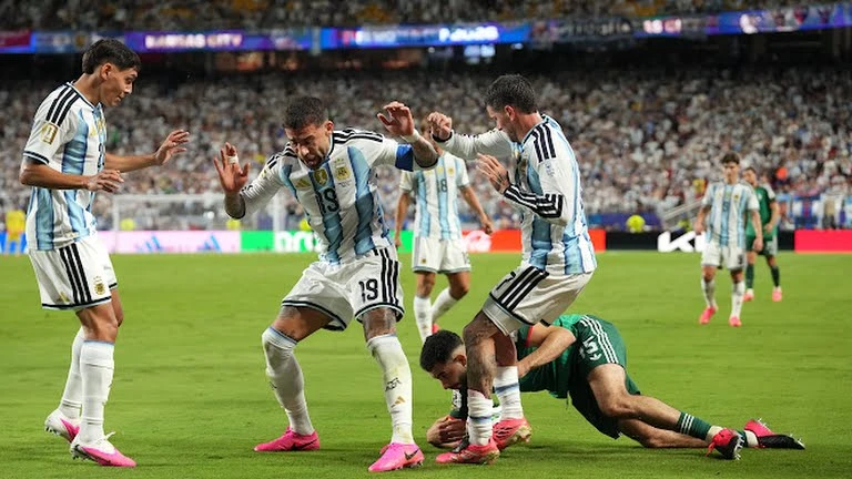 Chấm điểm tuyển Argentina: Messi tiệm cận hoàn hảo Chấm điểm tuyển Argentina: Messi tiệm cận hoàn hảo