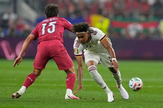 Chấm điểm tuyển Bồ Đào Nha: Nỗi buồn nơi Ronaldo; Fernandes nhạt nhòa Chấm điểm tuyển Bồ Đào Nha: Nỗi buồn nơi Ronaldo; Fernandes nhạt nhòa