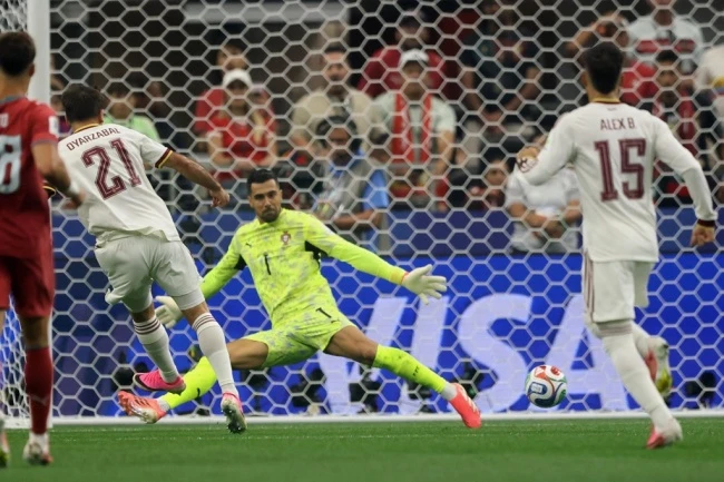 Chấm điểm tuyển Bồ Đào Nha: Nỗi buồn nơi Ronaldo; Fernandes nhạt nhòa Chấm điểm tuyển Bồ Đào Nha: Nỗi buồn nơi Ronaldo; Fernandes nhạt nhòa
