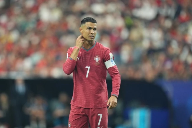 Chấm điểm tuyển Bồ Đào Nha: Nỗi buồn nơi Ronaldo; Fernandes nhạt nhòa Chấm điểm tuyển Bồ Đào Nha: Nỗi buồn nơi Ronaldo; Fernandes nhạt nhòa