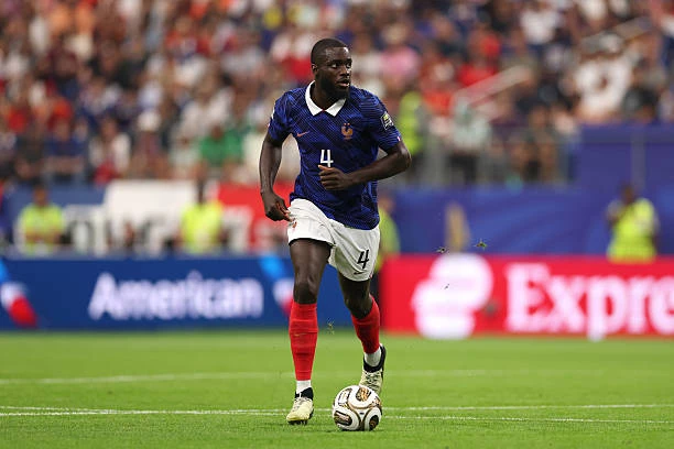 Chấm điểm tuyển Pháp: Mbappe "mất tích"; Sai lầm sơ đẳng của Digne