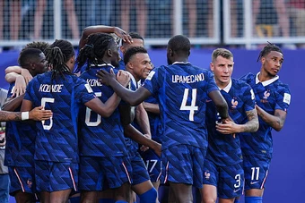 Chấm điểm tuyển Pháp: Mbappe thể hiện bản lĩnh; Olise gặp khó