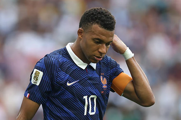 Chấm điểm tuyển Pháp: Mbappe xứng danh đầu tàu của "Les Bleus" Chấm điểm tuyển Pháp: Mbappe xứng danh đầu tàu của "Les Bleus"