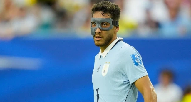 Chấm điểm tuyển Uruguay: Araujo hay nhất; Olivera phạm sai lầm tai hại