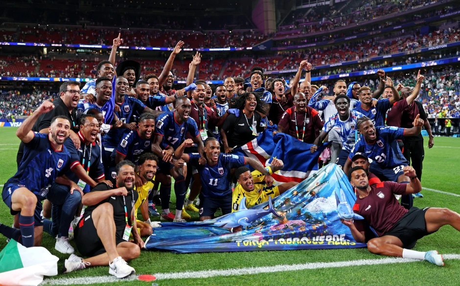 Chàng trai một phần trăm của Cape Verde và cái đầu lạnh trước Messi