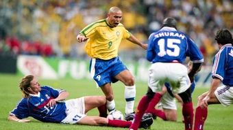Cơn ác mộng Paris và 90 phút kỳ lạ của Ronaldo năm 1998