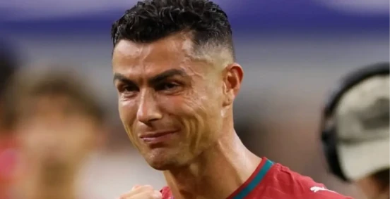 Cristiano Ronaldo phá vỡ im lặng sau khi Bồ Đào Nha bị loại Cristiano Ronaldo phá vỡ im lặng sau khi Bồ Đào Nha bị loại