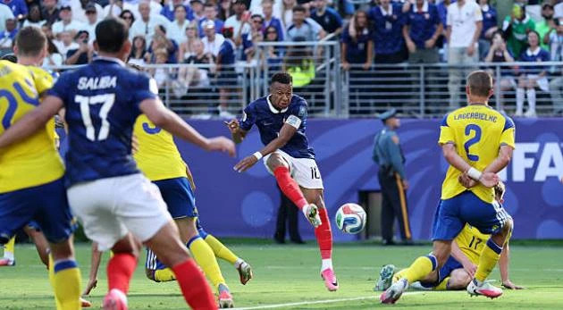 Cú đúp của Mbappe giúp Pháp đè bẹp Thụy Điển Cú đúp của Mbappe giúp Pháp đè bẹp Thụy Điển
