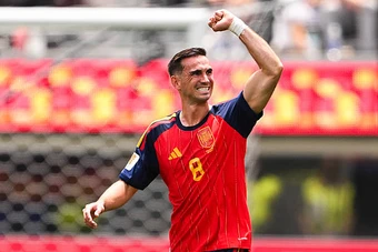 Cú đúp lịch sử và cơ hội giành Quả bóng vàng của Fabian Ruiz