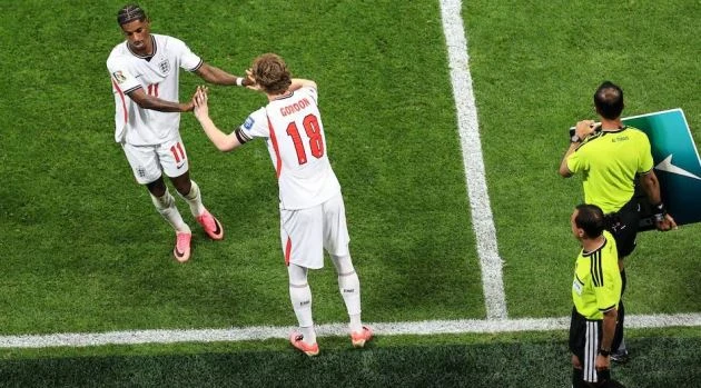 Cú xoay bài của Tuchel giúp tuyển Anh lội ngược dòng Cú xoay bài của Tuchel giúp tuyển Anh lội ngược dòng
