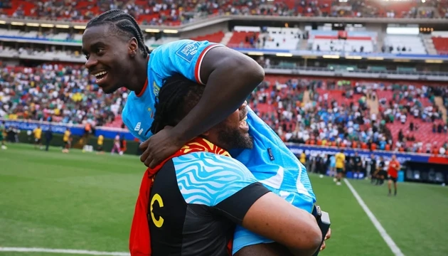 Dàn sao Man Utd chúc mừng Axel Tuanzebe lập kỳ tích World Cup