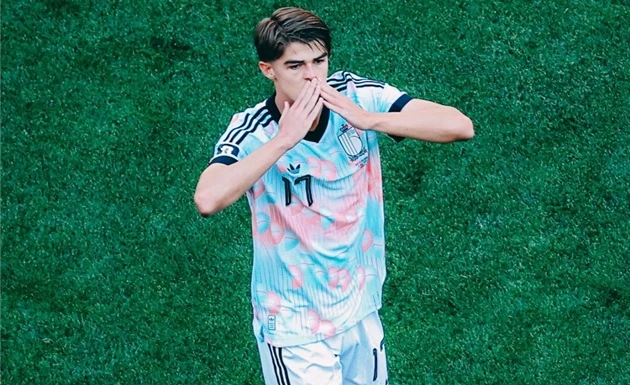 De Ketelaere là ai mà gieo sầu cho tuyển Mỹ tại World Cup? De Ketelaere là ai mà gieo sầu cho tuyển Mỹ tại World Cup?