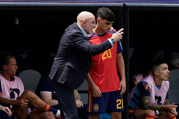 De la Fuente giải thích lý do Pedri không thể đá như ở Barca De la Fuente giải thích lý do Pedri không thể đá như ở Barca