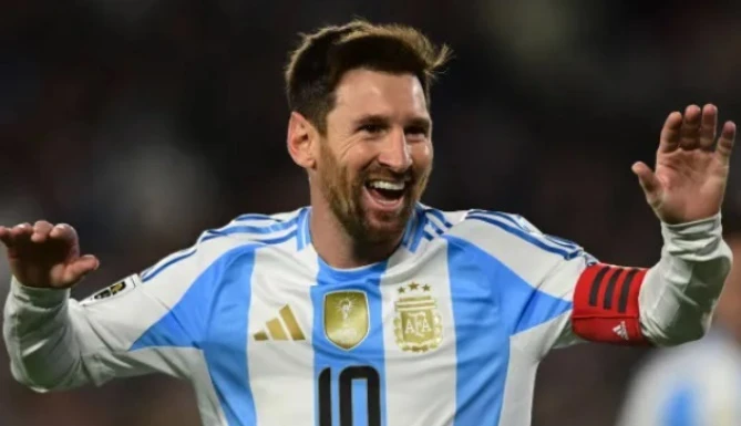 Dembele khẳng định đẳng cấp bất chấp tuổi tác của Messi