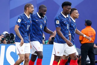 Deschamps đang vẽ nên kiệt tác mới cùng bóng đá Pháp