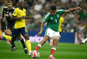 Điểm tựa Azteca giúp Mexico viết lại lịch sử World Cup