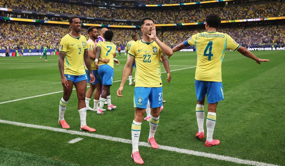 Đòn tạt cánh thực dụng giúp Brazil giải mã Nhật Bản Đòn tạt cánh thực dụng giúp Brazil giải mã Nhật Bản