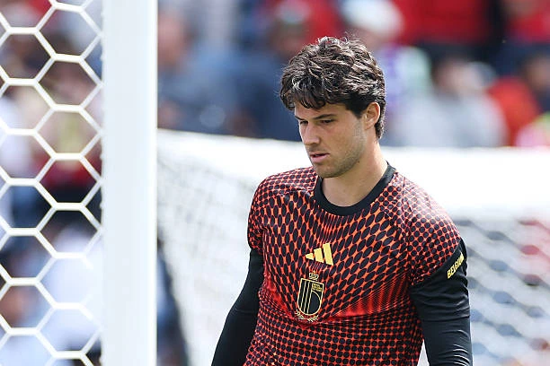 Dự bị tại World Cup là bài học vô giá cho Senne Lammens