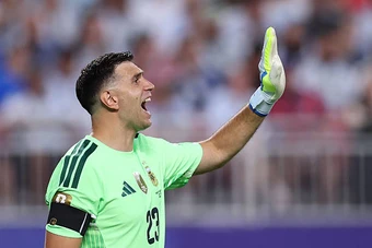 Emiliano Martinez nói về trình độ của ĐT Anh