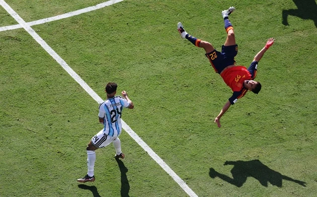 Enzo Fernandez làm xấu xí ngày chia tay của Lionel Messi Enzo Fernandez làm xấu xí ngày chia tay của Lionel Messi