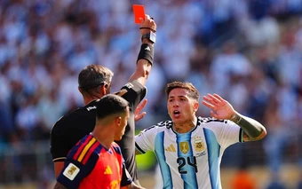 Enzo Fernandez làm xấu xí ngày chia tay của Lionel Messi