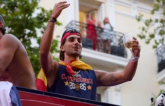 Ferran Torres chia tay bạn gái khi vừa vô địch World Cup