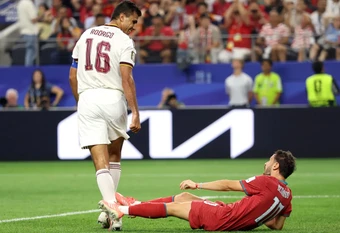 Gây hấn với Bernardo Silva, Rodri nhận sai